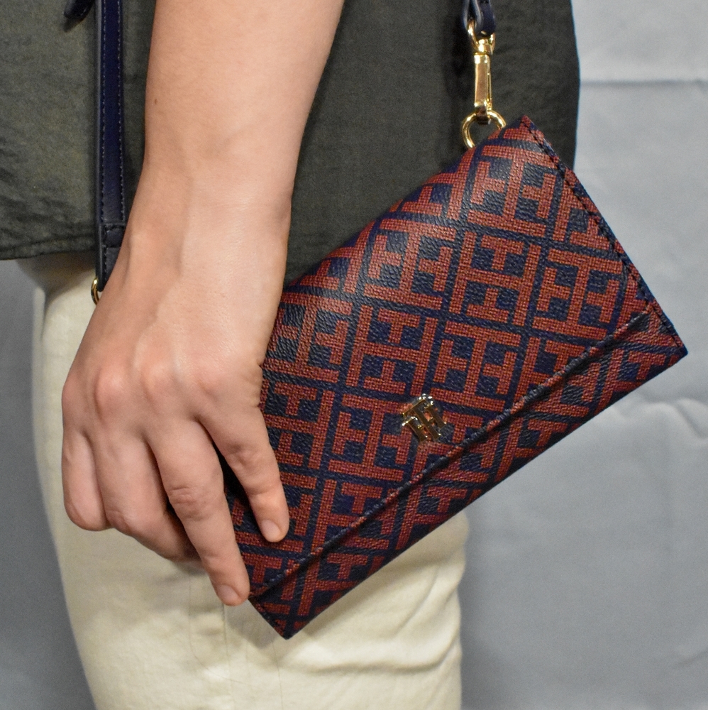 Tommy Hilfiger Small Trifold Crossbody Bag